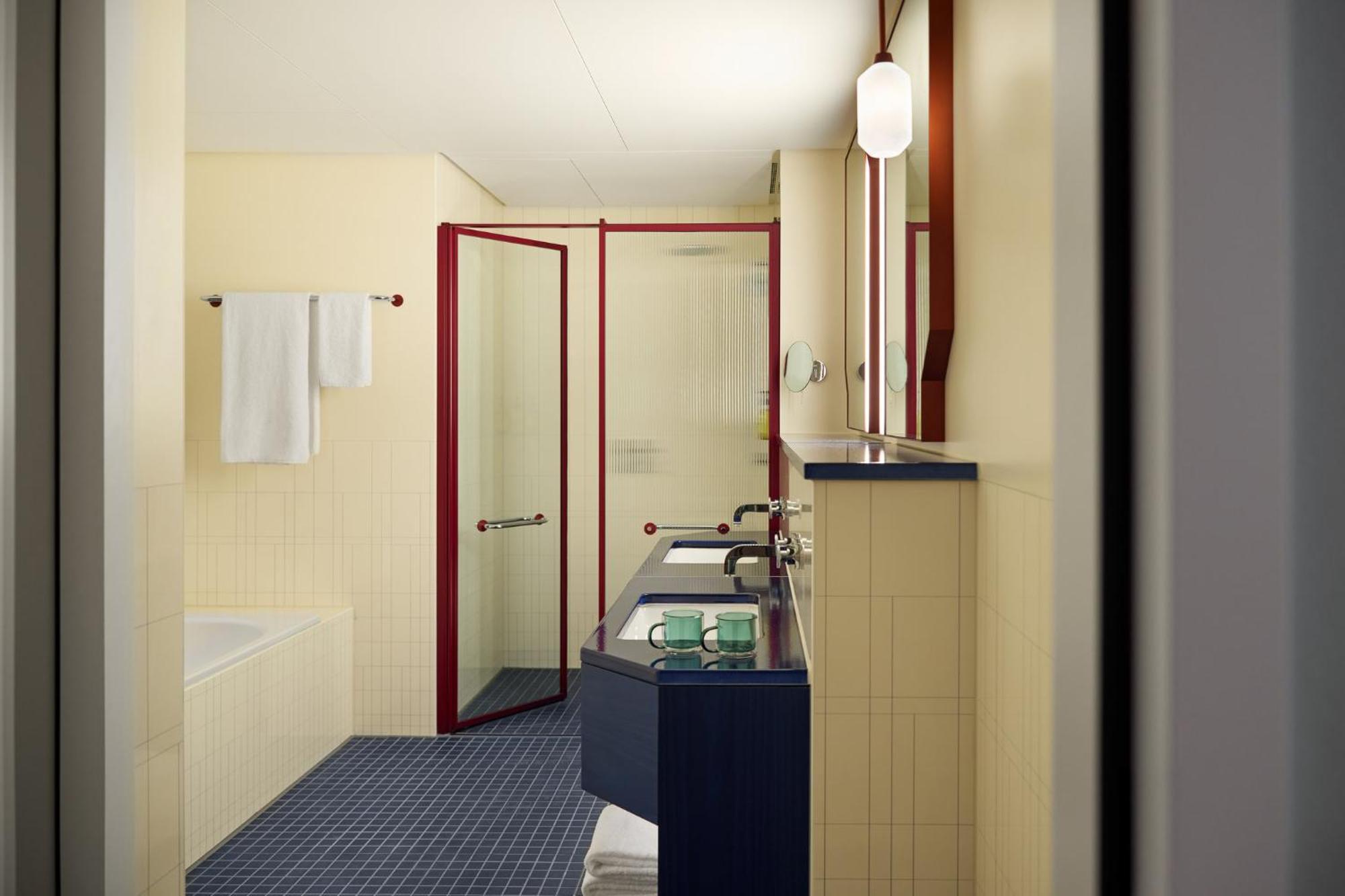 Hotel Kimpton Main Frankfurt By Ihg à Francfort-sur-le-Main Extérieur photo